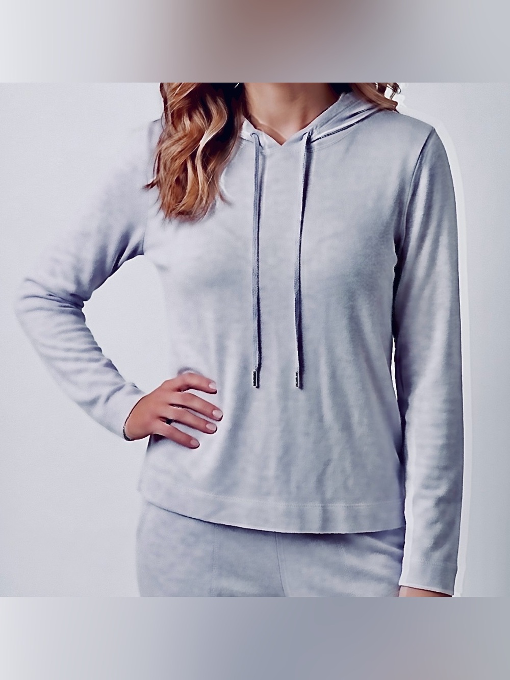 BANANA REPUBLIC Women’s Light Blue, Long Sleeve, Pullover Hoodie.    SZ L